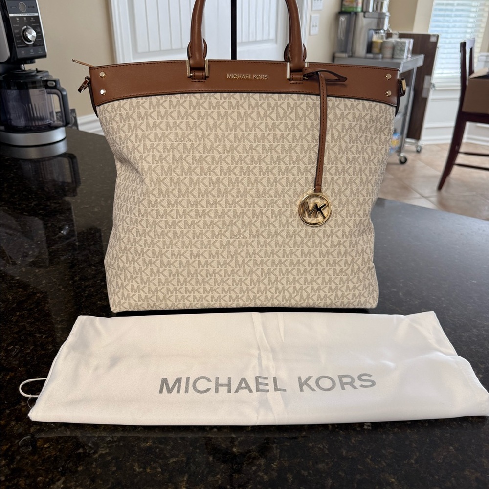 Michael Kors Tan and Cream Signature Tote